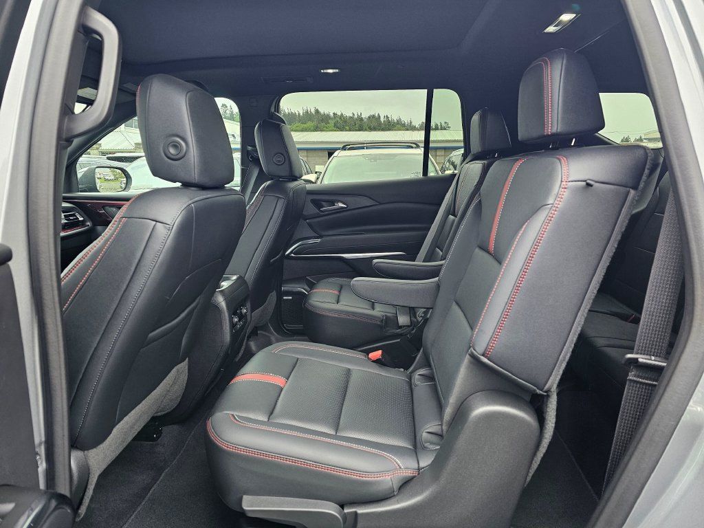 Used 2024 Chevrolet Traverse RS AWD/4WD image 20