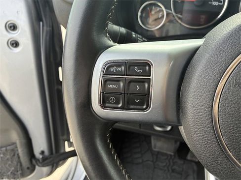 Used 2016 Jeep Wrangler Unlimited Rubicon image 28