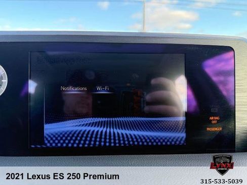 Used 2021 Lexus ES 250 w/ Premium Package image 17