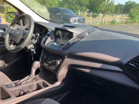Used 2017 Ford Escape SE w/ Equipment Group 201A AWD/4WD image 13