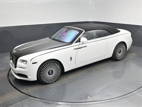 Used 2016 Rolls-Royce Dawn image 60