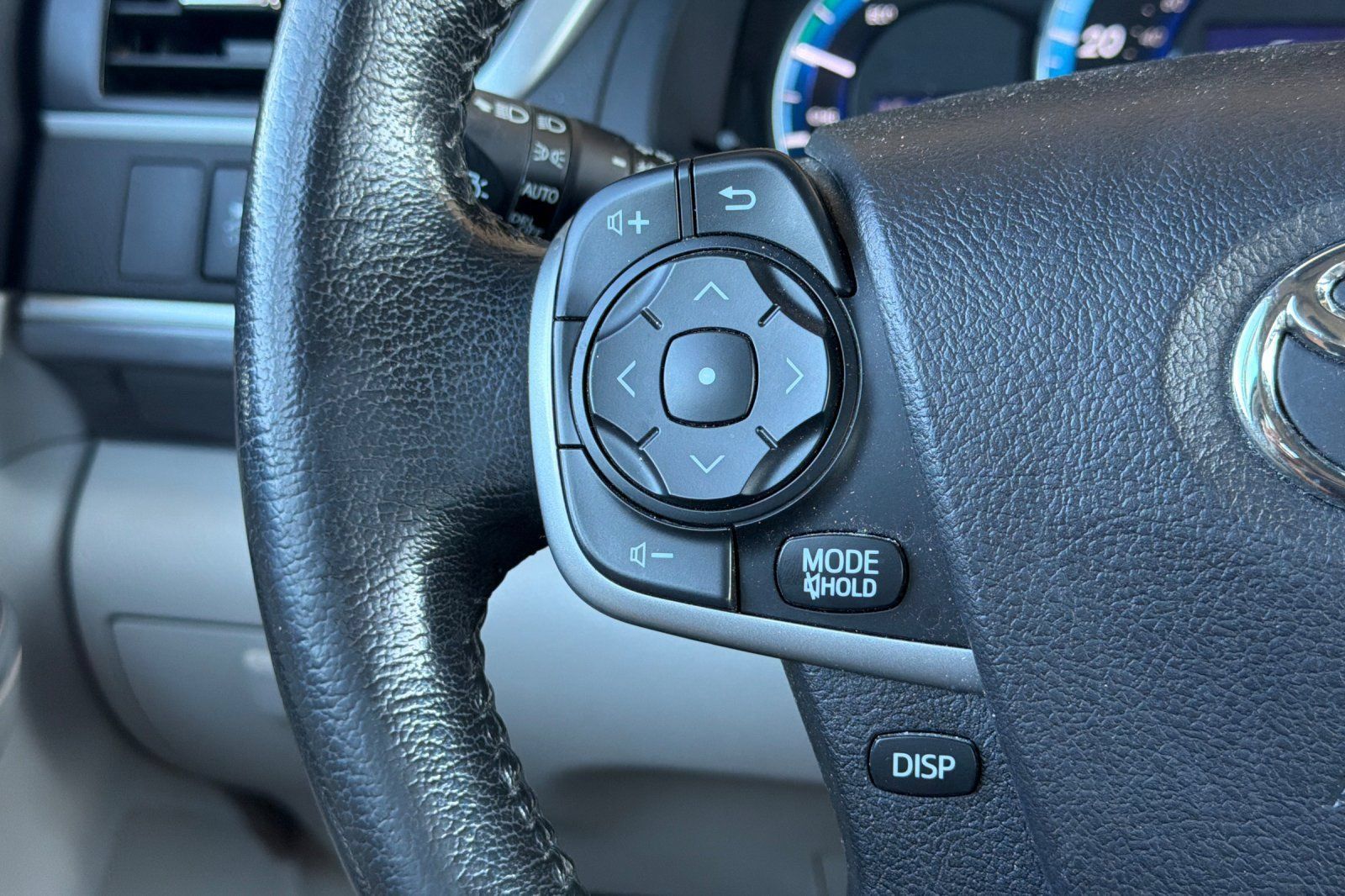 Used 2014 Toyota Camry XLE w/ Convenience Package FWD image 29