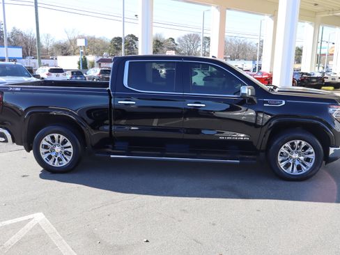 Used 2023 GMC Sierra 1500 SLT w/ SLT Premium Plus Package image 11