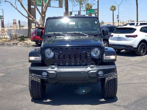 Used 2023 Jeep Gladiator Sport AWD/4WD image 3