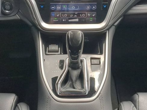 Used 2025 Subaru Outback Touring AWD/4WD image 18
