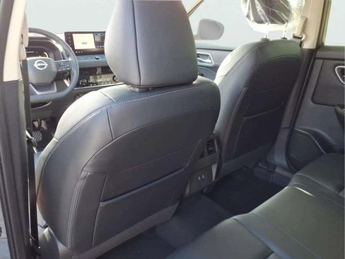 New 2026 Nissan Rogue Platinum AWD/4WD image 12