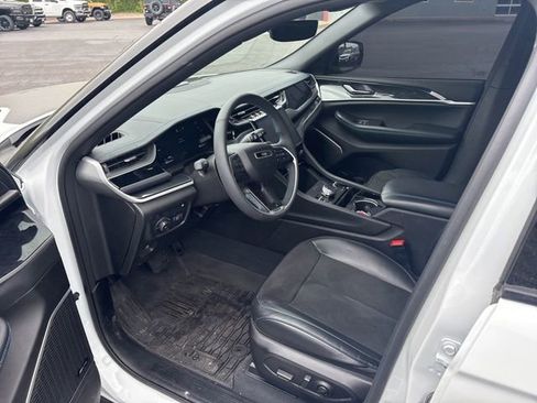 Used 2022 Jeep Grand Cherokee Trailhawk AWD/4WD image 34