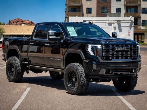 Used 2024 GMC Sierra 2500 Denali Ultimate AWD/4WD image 1