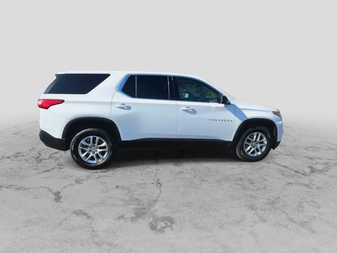 Used 2021 Chevrolet Traverse LS image 9