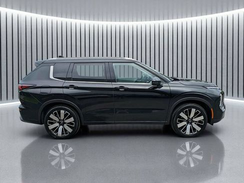 New 2026 Mitsubishi Outlander SEL FWD image 3