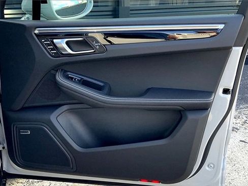 New 2026 Porsche Macan S image 29