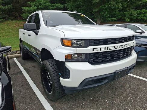 Used 2020 Chevrolet Silverado 1500 Custom w/ Custom Value Package AWD/4WD image 3