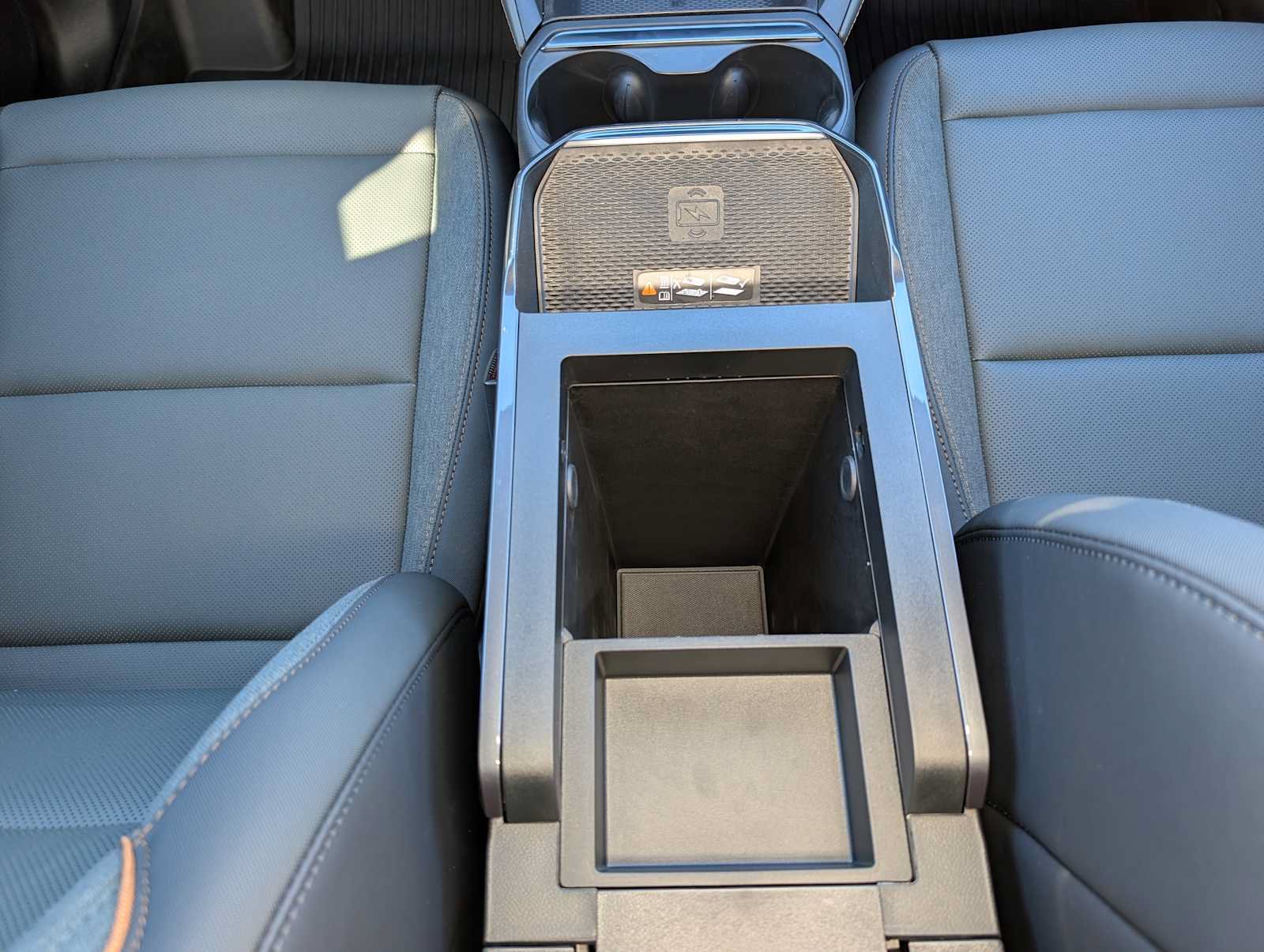 New 2027 GMC Terrain AT4 w/ LPO, Floor Liner Package AWD/4WD image 14