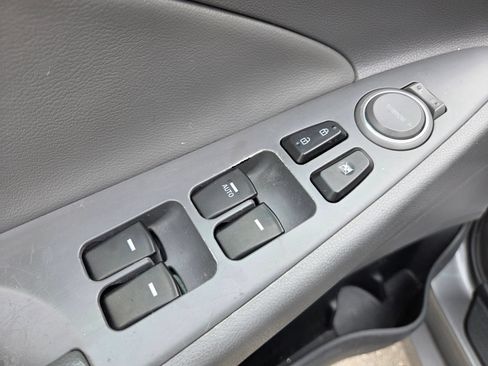 Used 2013 Hyundai Sonata SE FWD image 18
