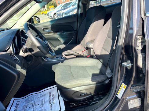 Used 2015 Chevrolet Cruze LT image 13