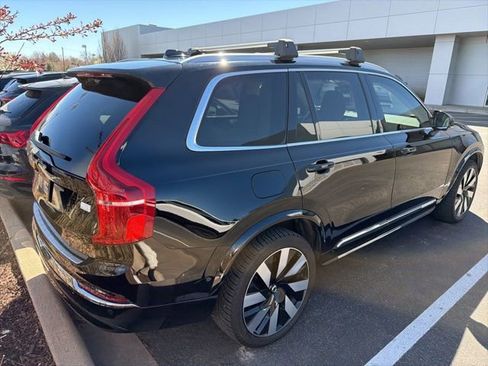 Used 2023 Volvo XC90 T8 Ultimate w/ Lounge Package image 3