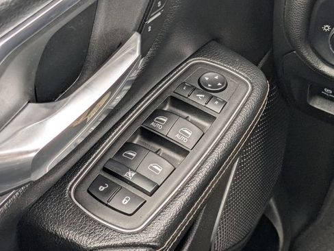 Used 2024 RAM 1500 Laramie AWD/4WD image 21
