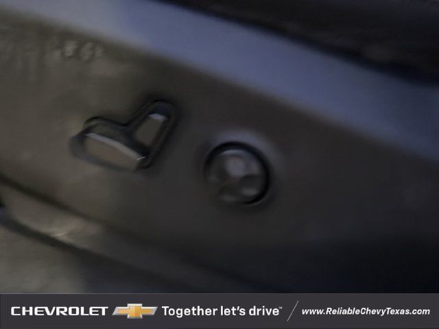 Used 2022 Chrysler Voyager LX FWD image 26