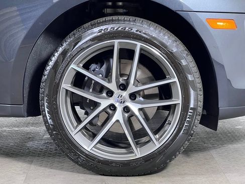 Certified 2026 Porsche Macan AWD/4WD image 13