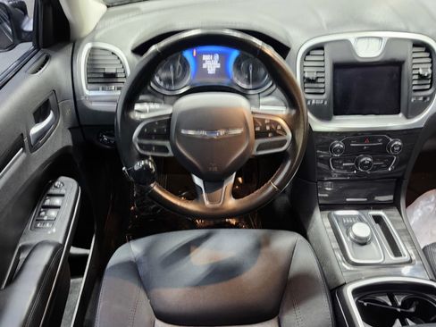 Used 2020 Chrysler 300 Touring w/ Driver Convenience Group image 26