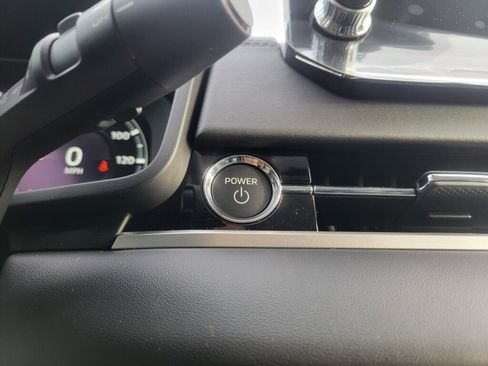 New 2025 Mitsubishi Outlander SE image 21