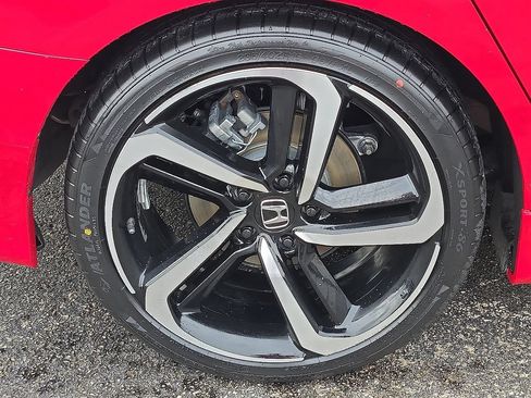 Used 2018 Honda Accord Sport image 7