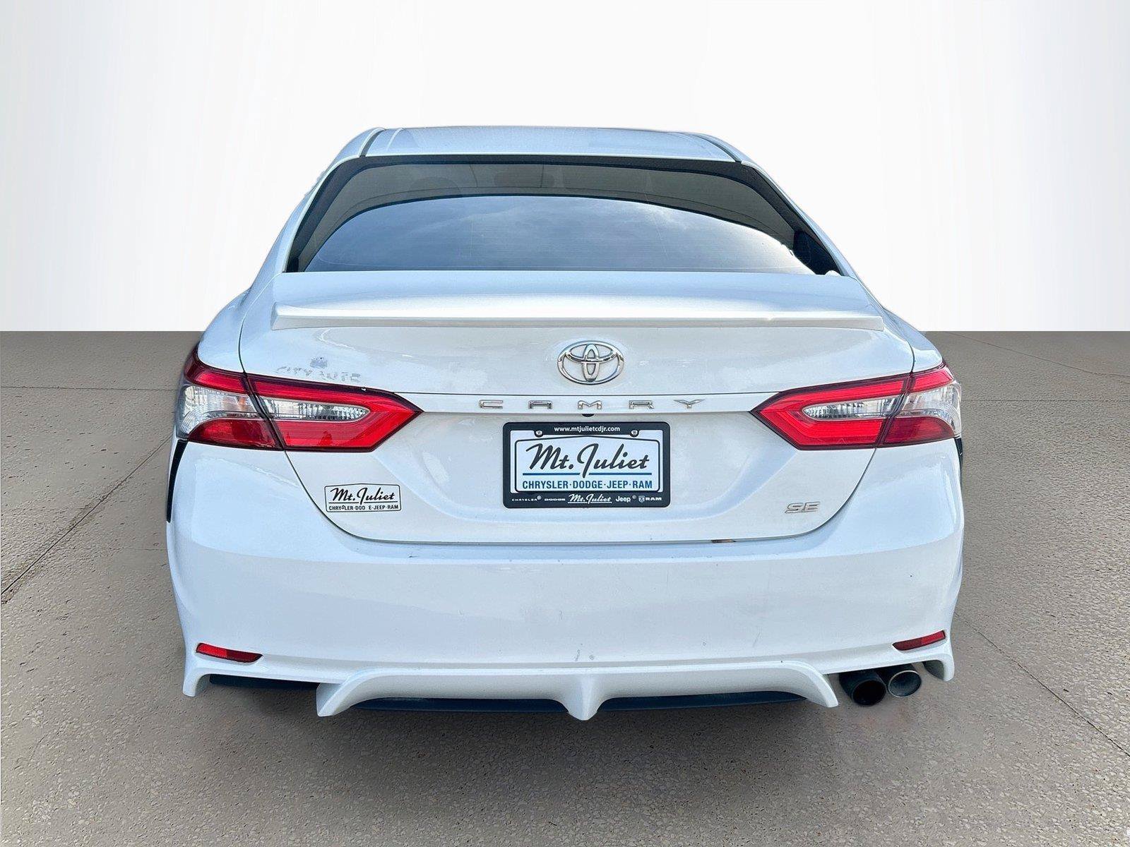 Used 2018 Toyota Camry SE w/ Moonroof Package FWD image 5