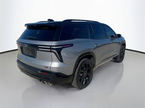 Used 2024 Chevrolet Traverse RS image 7