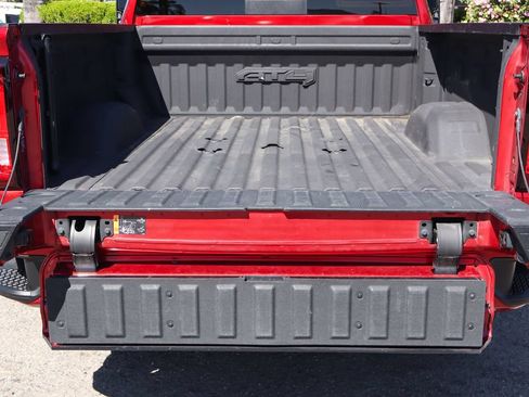 Used 2022 GMC Sierra 2500 AT4 w/ AT4 Premium Plus Package AWD/4WD image 10
