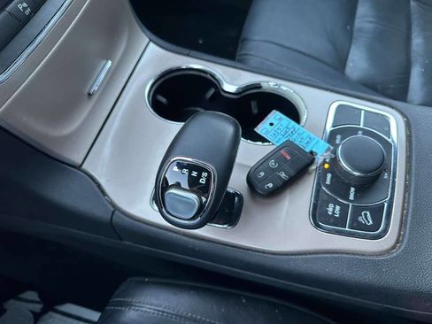 Used 2015 Jeep Grand Cherokee Limited image 19