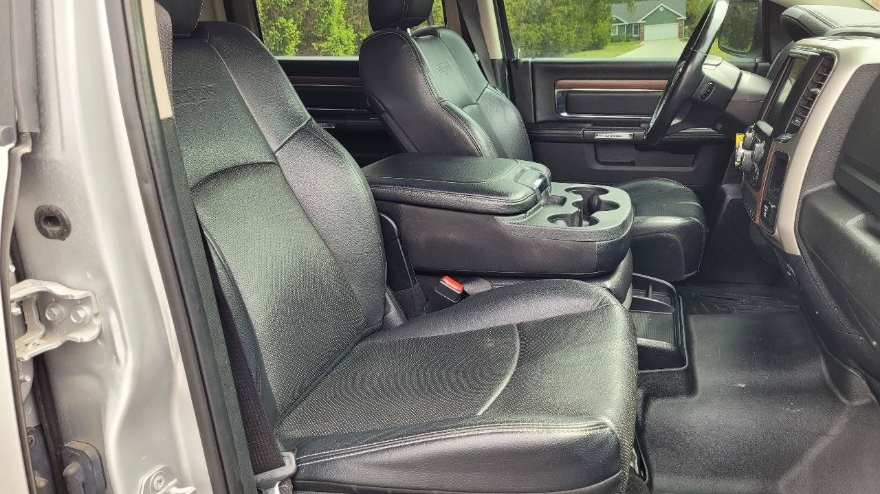 Used 2017 RAM 1500 Laramie AWD/4WD image 18