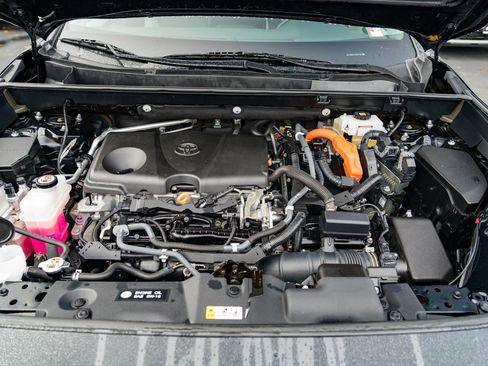 Used 2020 Toyota RAV4 XLE image 27