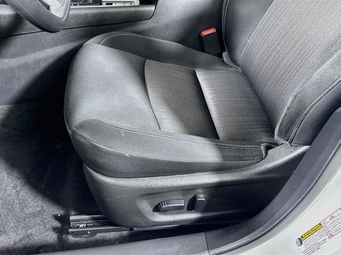 Used 2024 Nissan Altima 2.5 SV AWD/4WD image 17