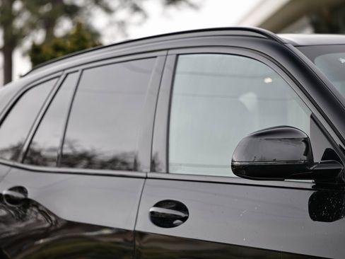 New 2026 BMW X5 xDrive40i w/ M Sport Package image 3