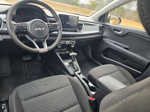 Used 2023 Kia Rio S image 3
