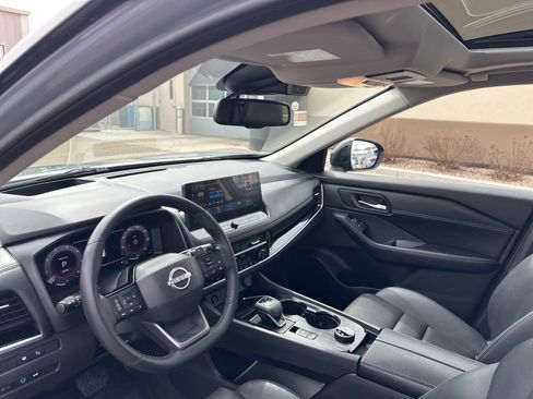 Used 2025 Nissan Rogue SL w/ SL Premium Package AWD/4WD image 12