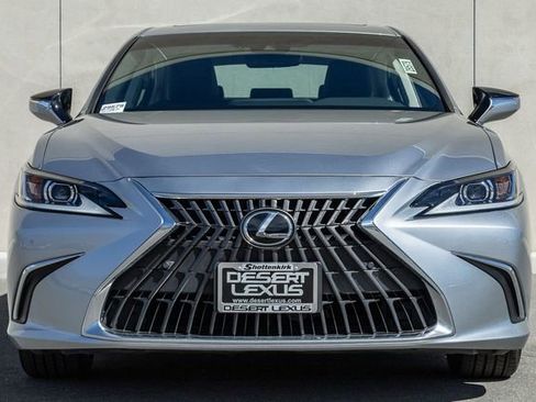 Used 2025 Lexus ES 300h w/ Premium Package image 2