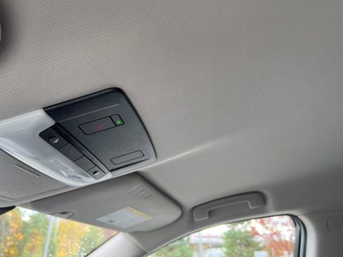 Used 2022 Nissan Pathfinder SV image 57