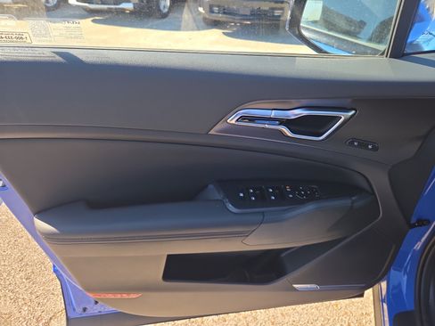 New 2026 Kia Sportage SX image 5