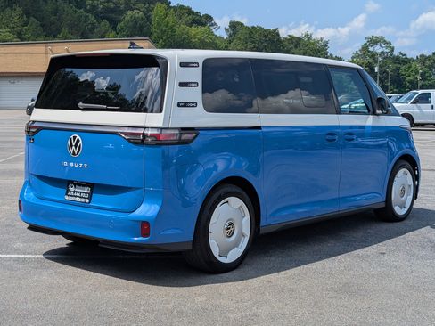 Used 2025 Volkswagen ID. Buzz 1st Edition RWD image 9