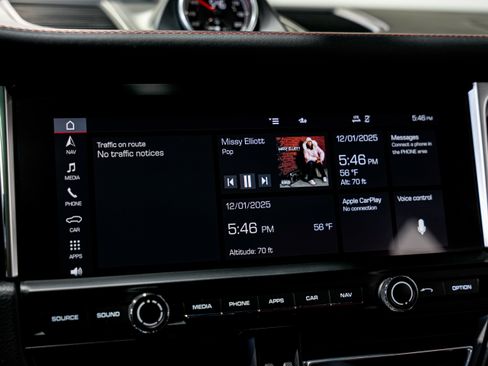 Used 2021 Porsche Macan GTS image 14