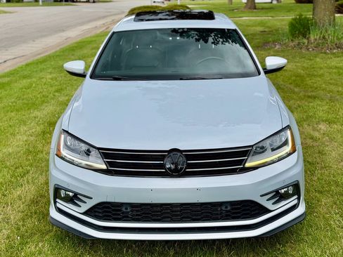 Used 2017 Volkswagen Jetta GLI FWD image 1