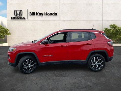 Used 2024 Jeep Compass Latitude image 7