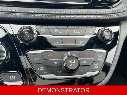 New 2026 Chrysler Pacifica Limited w/ S Appearance Package image 15