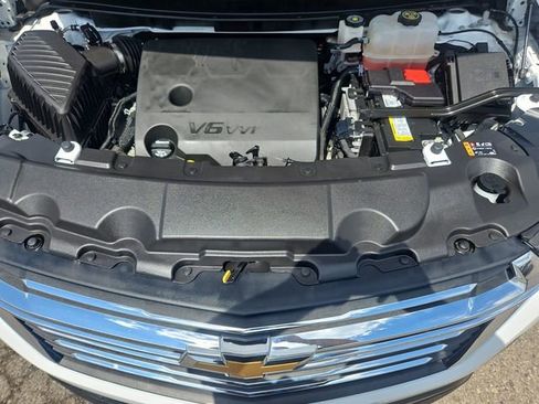 Used 2023 Chevrolet Traverse LT image 22