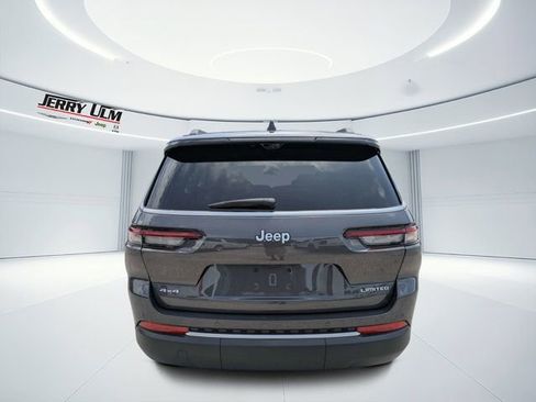New 2026 Jeep Grand Cherokee L Limited w/ Luxury Tech Group II AWD/4WD image 4