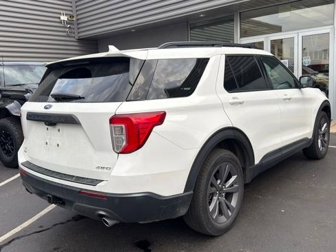 Used 2023 Ford Explorer XLT w/ Equipment Group 202A image 3