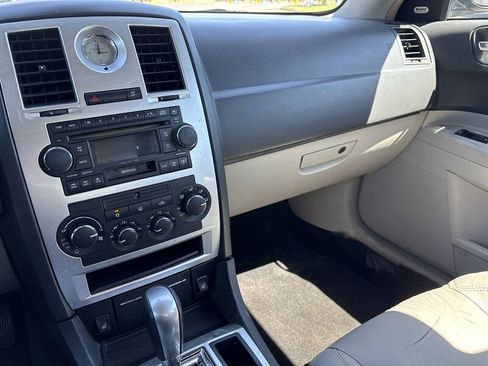 Used 2006 Chrysler 300 C RWD image 24