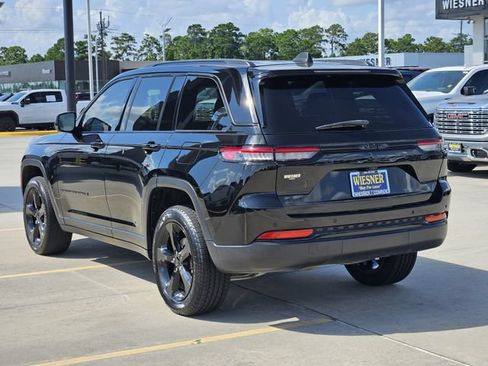 Used 2024 Jeep Grand Cherokee Altitude AWD/4WD image 7