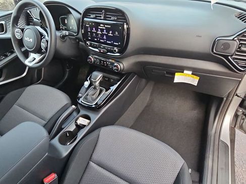 Used 2025 Kia Soul S image 28